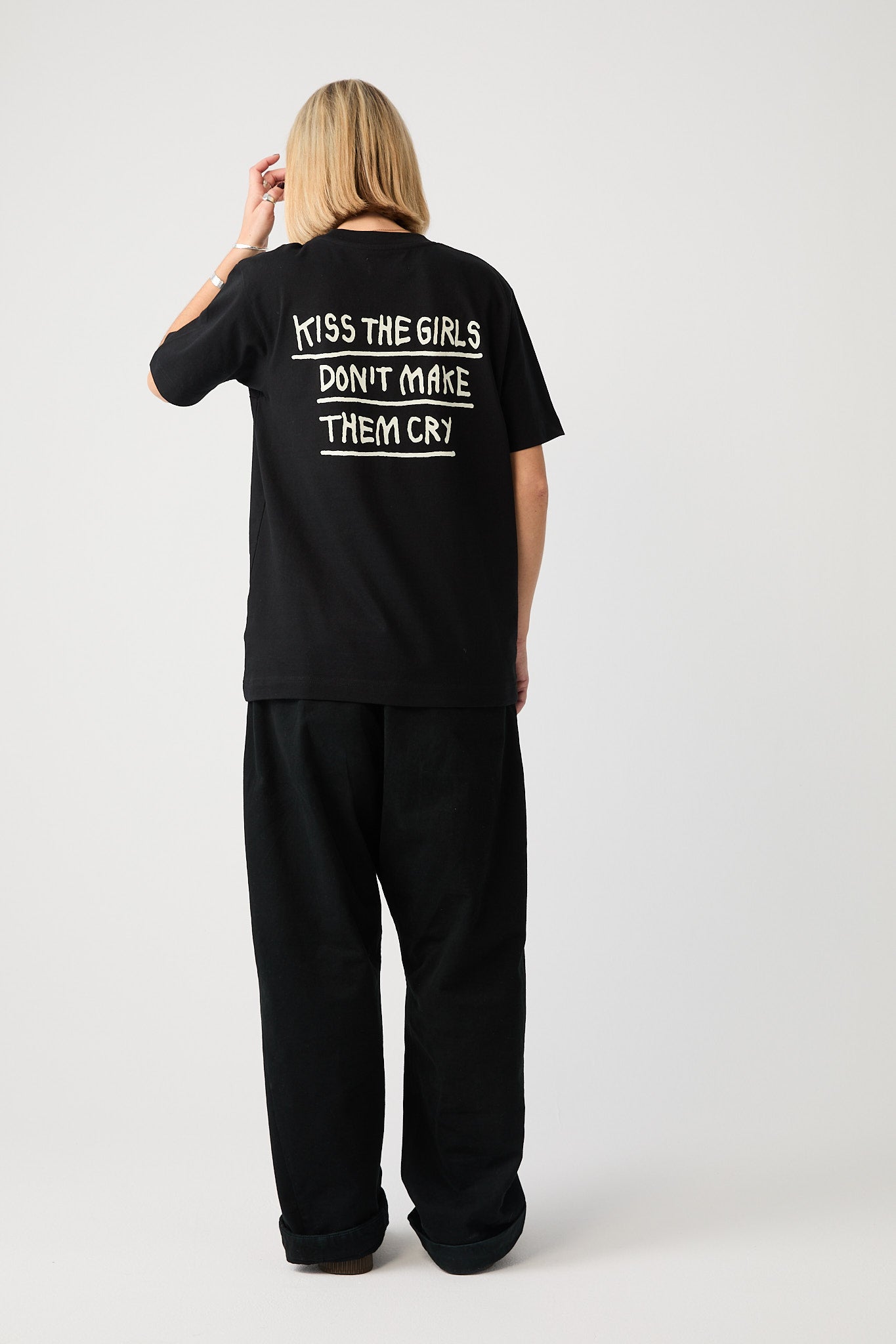 Shirt Black Kiss the Girl